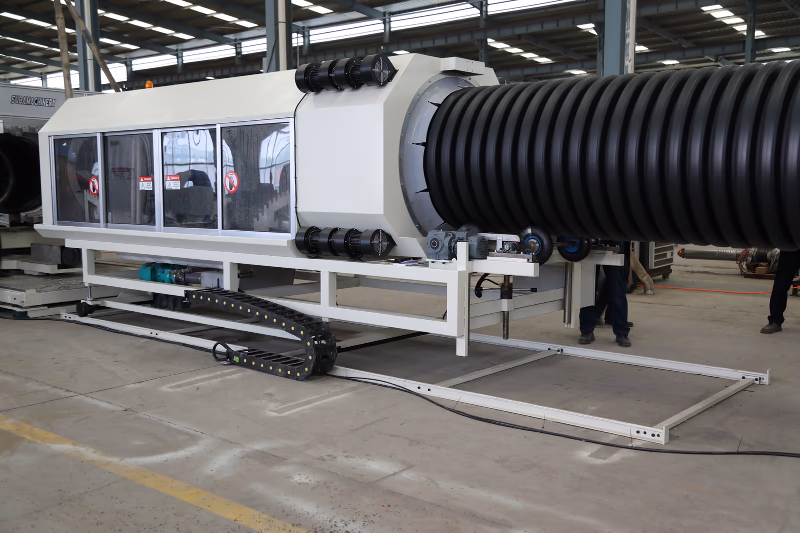 SL1000 Corrugated Pipe Extrusion Line - The SL1000 double wall corrugated pipe production line produces ID300mm-ID1000mm HDPE/PP double wall corrugated pipes - 4